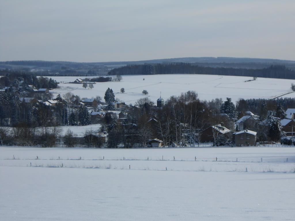 Le Bien-Aller Des Perets Hotel Saint-Hubert Bagian luar foto