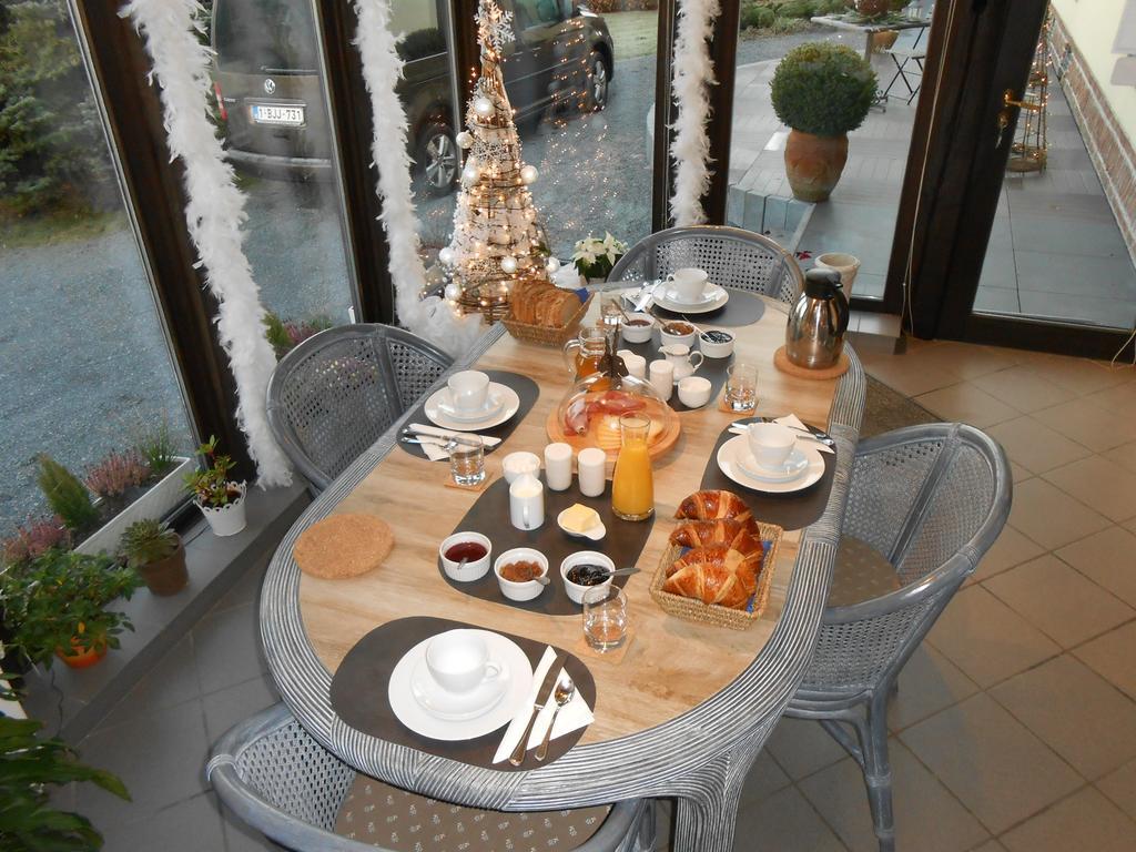 Le Bien-Aller Des Perets Hotel Saint-Hubert Bagian luar foto